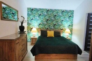 3 bedrooms, bed sheets