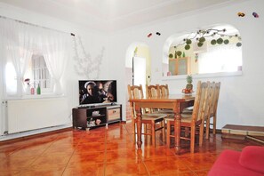 House | Dining - Big Holiday Home in Kolczewo - 90 qm, 6 Persons (gmina Wolin)