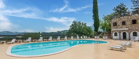 Villa | Pool | Indoor pool, outdoor pool