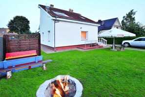 House | Exterior - Comfy Lakeside House With Private Garden (Ińsko)