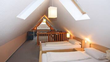 3 bedrooms, individually furnished, iron/ironing board, bed sheets