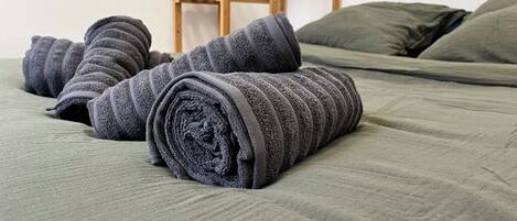 2 makuuhuonetta, silitysrauta/-lauta, Wi-Fi, vuodevaatteet