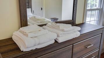 3 camere, una scrivania, Wi-Fi gratuito, lenzuola