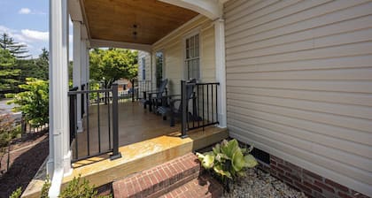 Convenient to JMU, Burg Dining and Downtown Bars, Right off Interstate 81
