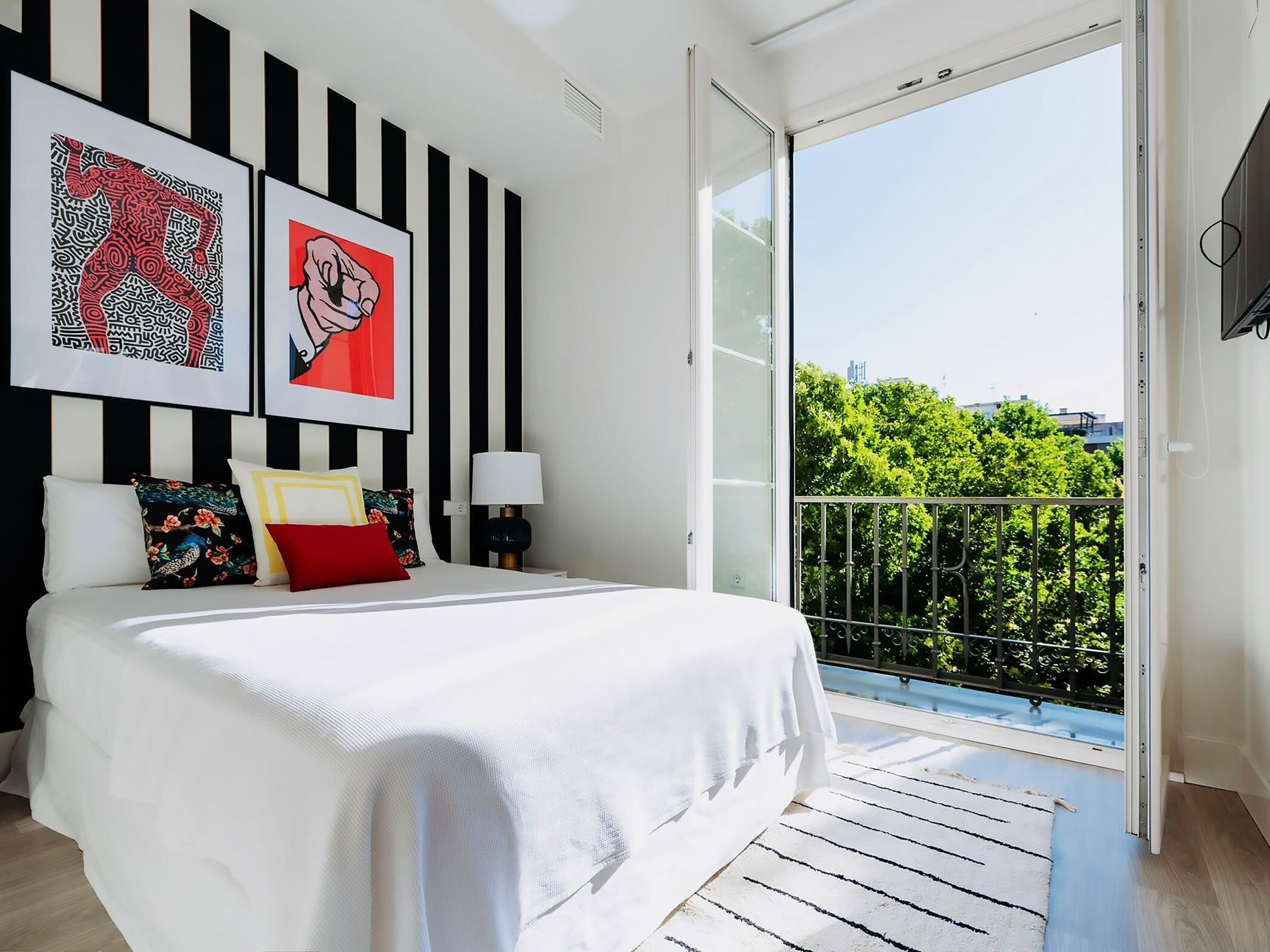 1 slaapkamer, een strijkplank/strijkijzer, internet, beddengoed