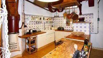 House | Private kitchen | Fridge, electric kettle, toaster, highchair