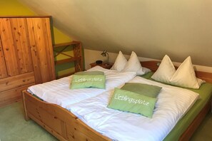 House | 3 bedrooms, individually furnished, iron/ironing board, bed sheets - Ferienhaus Rhoenblick, Kaltensundheim (Kaltennordheim)