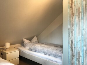 Casa | 3 quartos, individualmente mobiliados, ferros/tábuas de passar roupa
