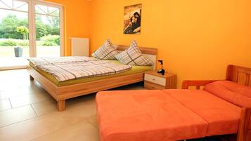 House | 6 bedrooms, individually furnished