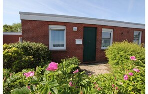 House | Exterior - Bungalow Near Dornumersiel Beach (Dornum)