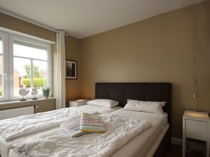 Apartment | 3 bedrooms, individually furnished - Ferienwohnung in Dornumersiel fur 6 Personen (Dornum)