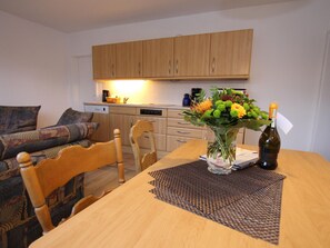Apartamento | Cocina privada | Trona infantil