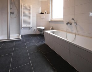 House | Bathroom - Ferienhaus Kiebitz, Plau am See (Plau am See)