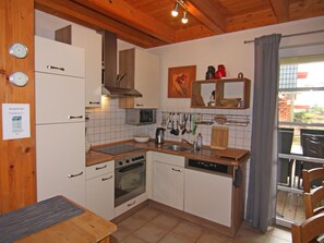 House | Private kitchen | Highchair - Doppelhaushalfte Ostseehaus II, Trassenheide (Trassenheide)