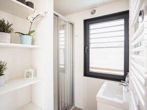 Mobile Home | Bathroom - Hausboot Floating House in Ribnitz-damgarten (Ribnitz-Damgarten)