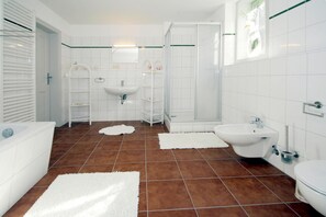 House | Bathroom - Ferienhaus Rosenhof in Lenzen (Lenzen)