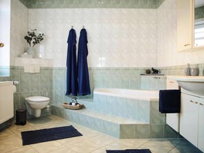 Apartment | Bathroom