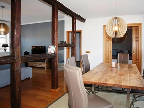 Apartment | Dining