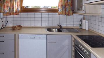 House | Private kitchen | Electric kettle, toaster, high chair