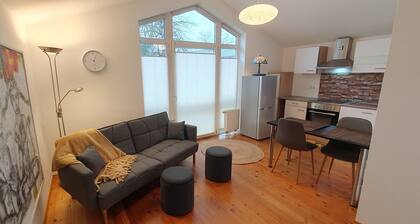 Fußläufig zum Siebengebirge und direkt am Rhein - Renovierte Ferienwohnung