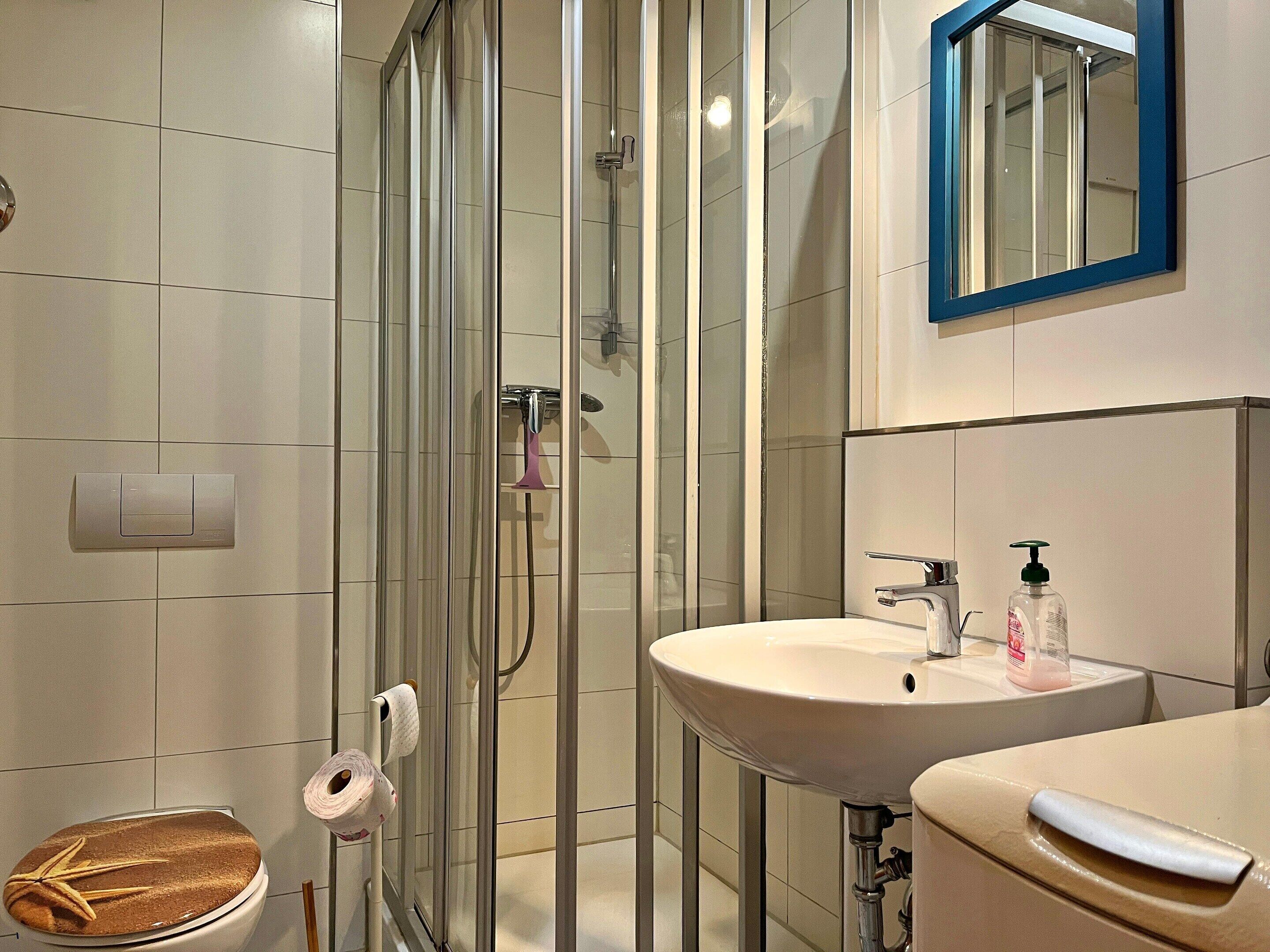 Apartment | Bathroom