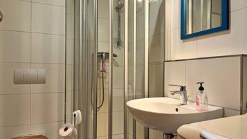 Apartment | Bathroom