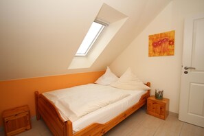 Apartemen | 3 kamar tidur dan dilengkapi dengan perabotan berbeda-beda