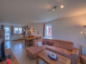 Apartment | Dining
