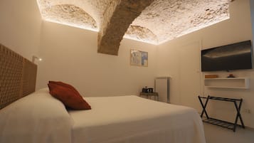 Comfort Double or Twin Room | 1 bedroom, in-room safe, soundproofing, free WiFi