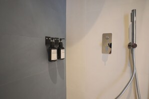 In-room safe, soundproofing, free WiFi - DESIDERIO GUEST HOUSE (Salerno)