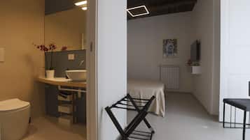 1 habitación, caja de seguridad en la habitación y insonorización