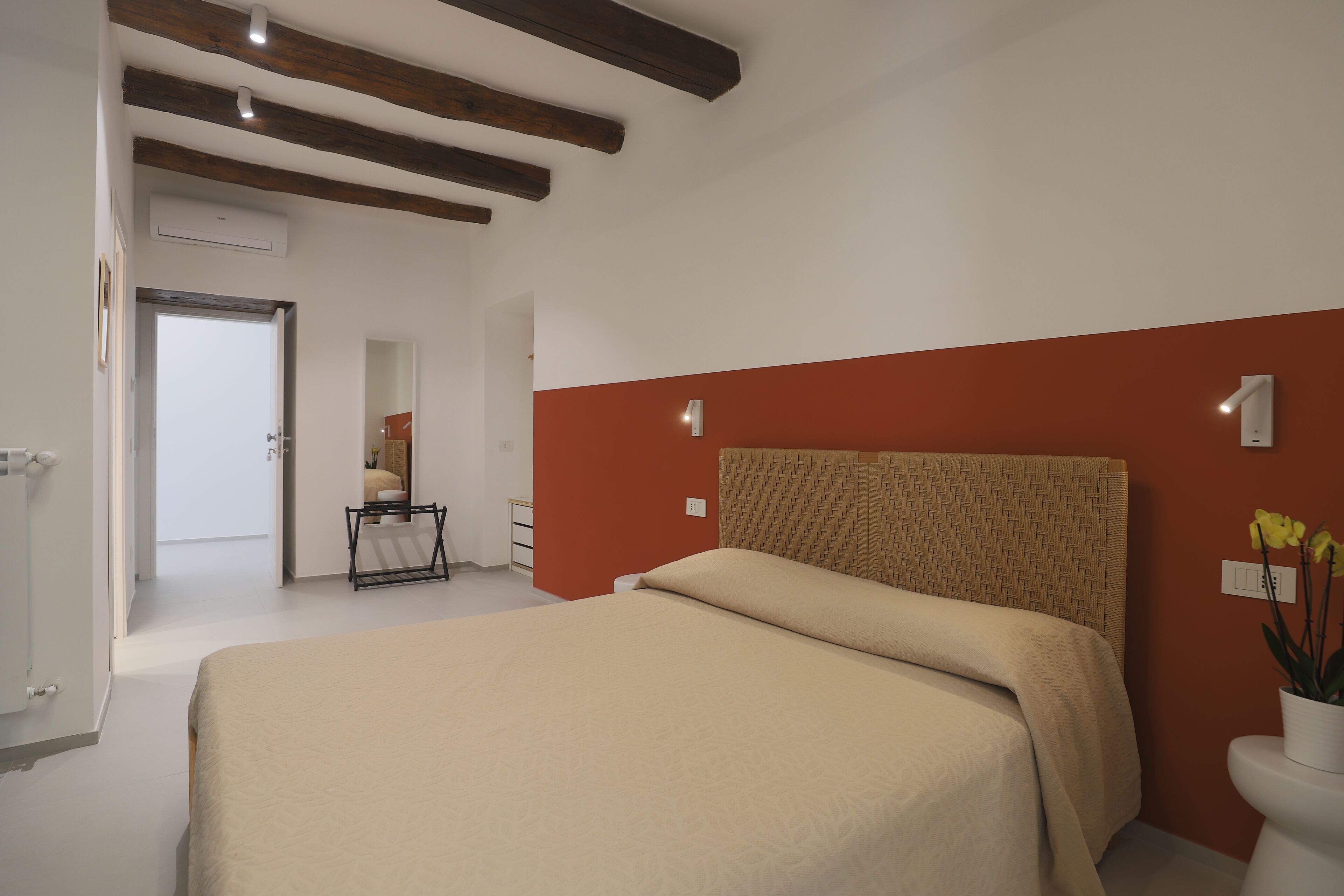 In-room safe, soundproofing, free WiFi