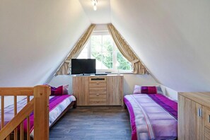 House | 4 bedrooms, individually furnished - Ferienhaus Nachtigall, Glowe (Glowe)