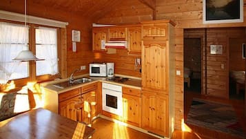 Bungalow | Private kitchen | High chair