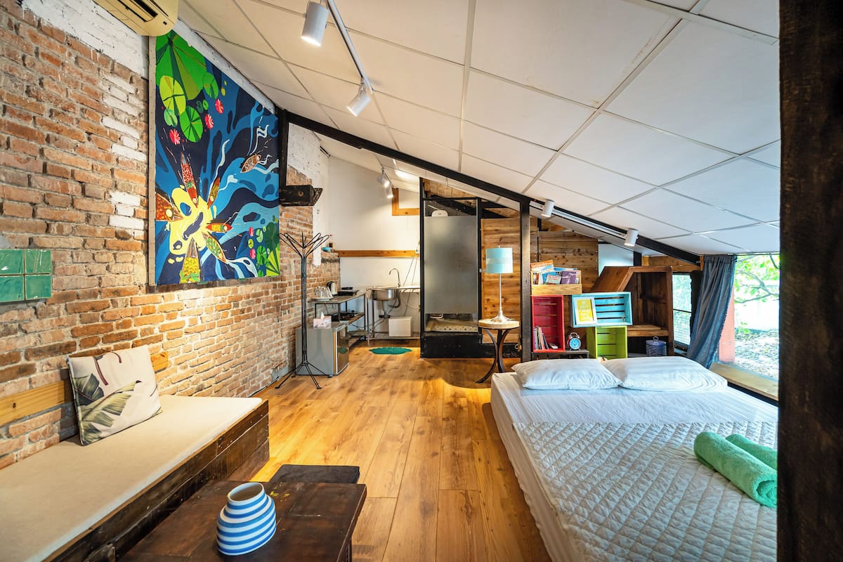 Comfort Room, Garden View