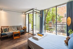 Panoramic Room | Living area - HoLo Bato SaiGon - Serviced HomeStay (Ho Chi Minh City)