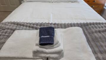 6 dormitorios, escritorio, tabla de planchar con plancha y wifi