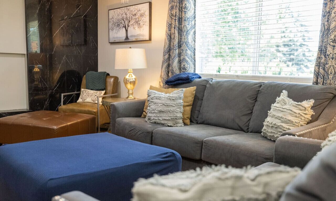 Smart-TV, peis, bøker og printere