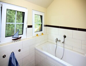 House | Bathroom - Thatched House in Usedom Near Lagoon (Zirchow)