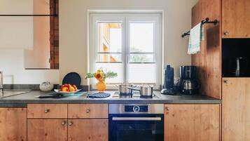 House | Private kitchen | Electric kettle, toaster, high chair