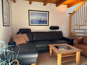 House | Living room | Fireplace - Ferienhaus Fischer Sien Huus, Steinhude (Wunstorf)