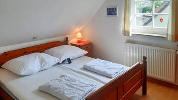 Apartment | 2 bedrooms, individually furnished, bed sheets