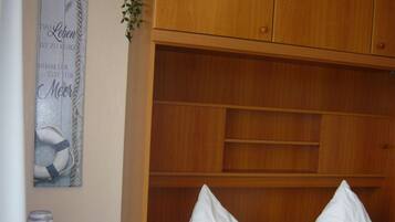 1 bedroom, individually furnished