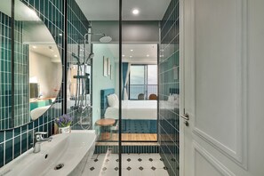 Rainfall showerhead, hair dryer, slippers, bidet