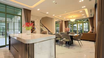 Deluxe Villa, Multiple Bedrooms, Private Pool, City View | Living area