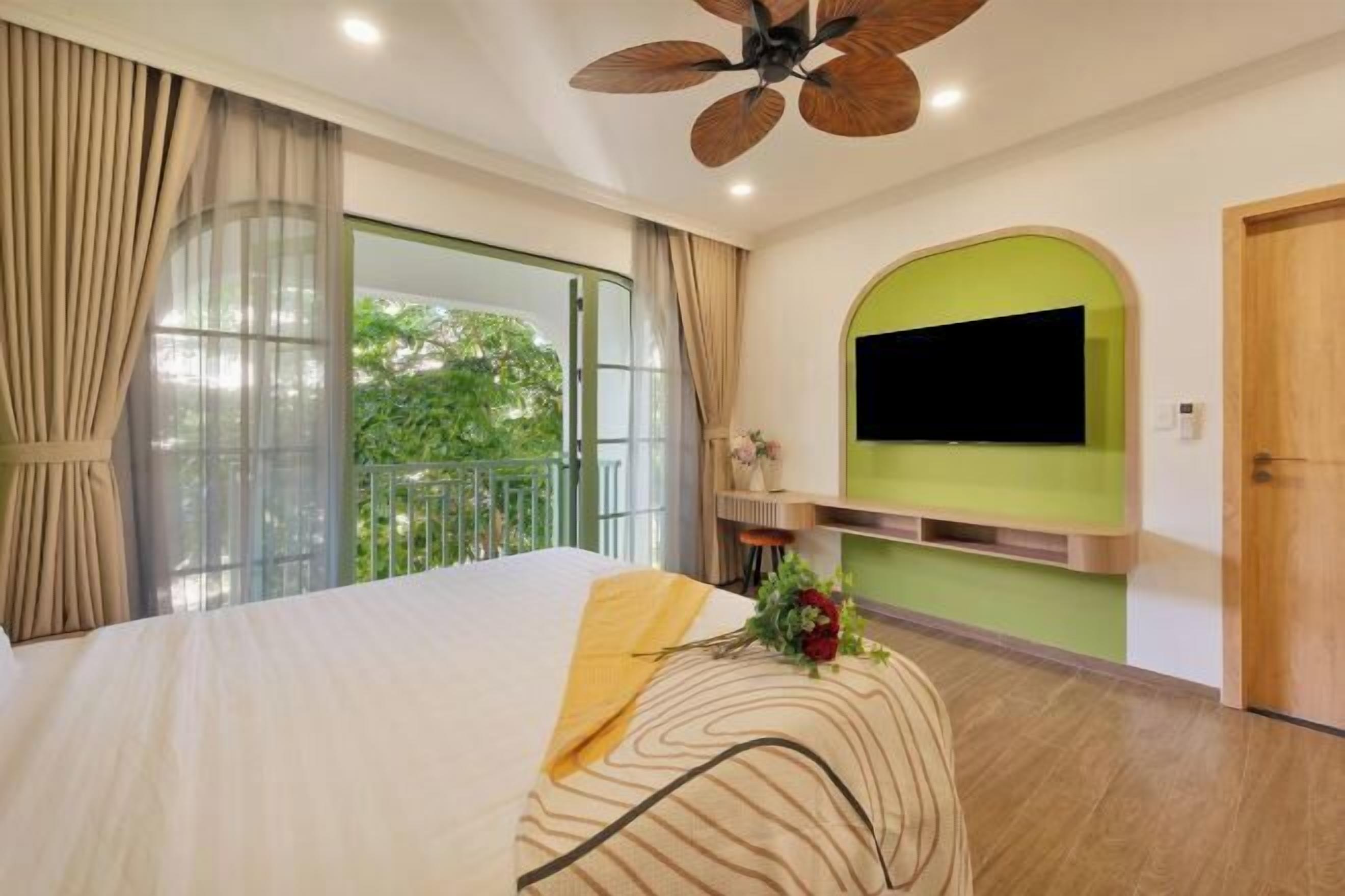 Ameublement unique, bureau, espace de travail pour ordinateurs portables