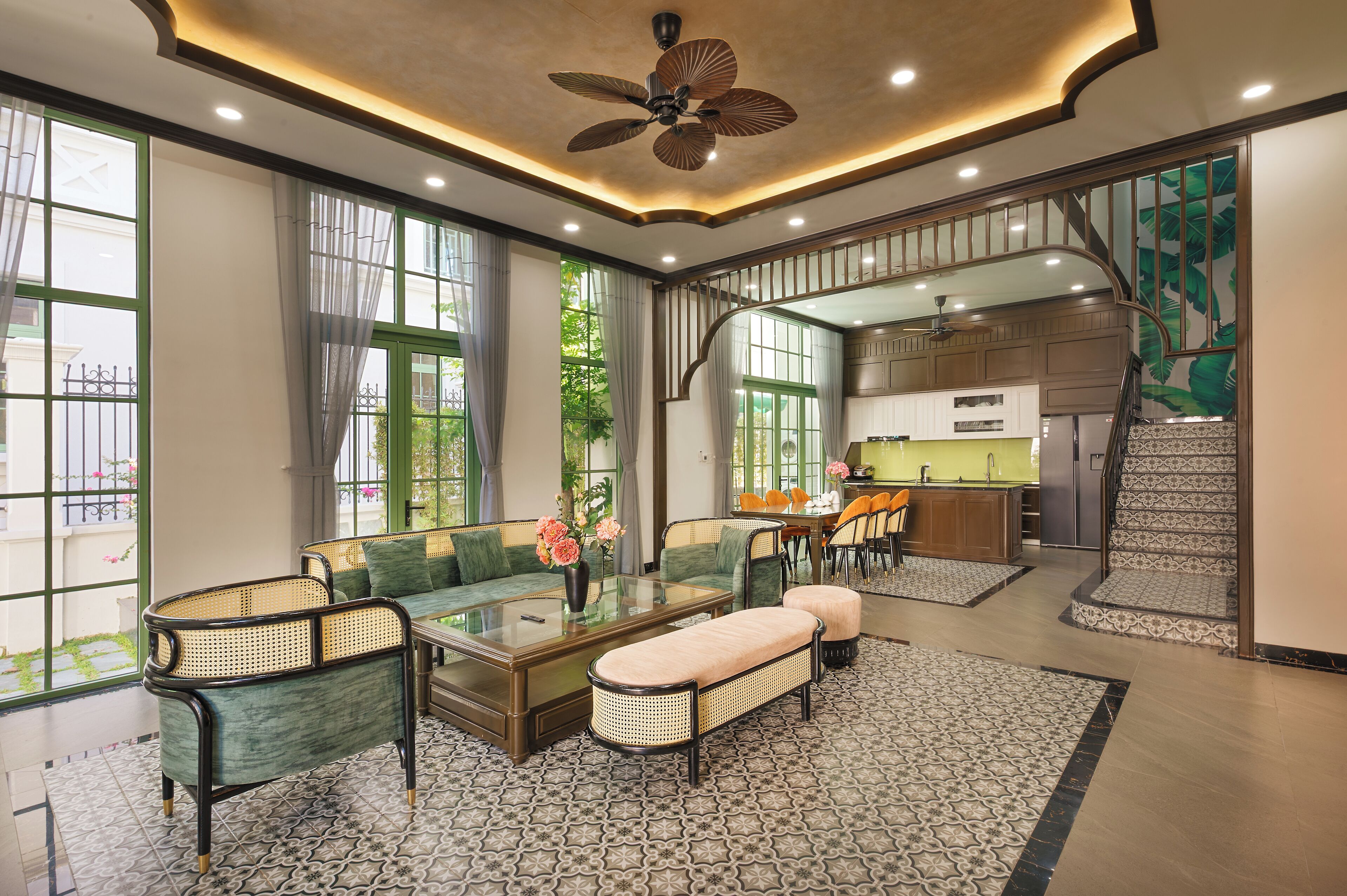 Villa clásica, 4 habitaciones, baño en la habitación, vista a la ciudad | Área de sala de estar