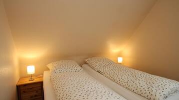 Apartemen | 2 kamar tidur dan dilengkapi dengan perabotan berbeda-beda