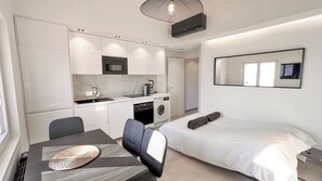 1 bedroom, desk, free WiFi, bed sheets - Luxueux Haut de Villa 4 Pers à 30m de la Plage (Sainte-Maxime)