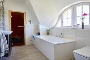 House | Bathroom